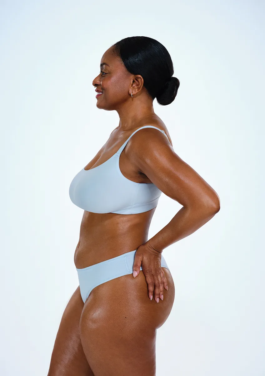 CoolSculpting female model before & after CoolSculpting