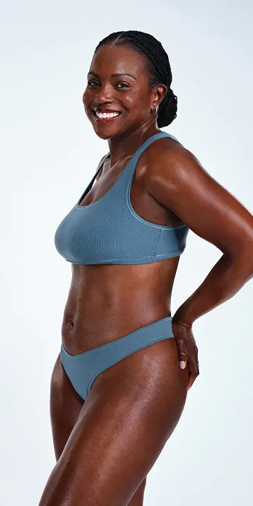 CoolSculpting female model before & after CoolSculpting