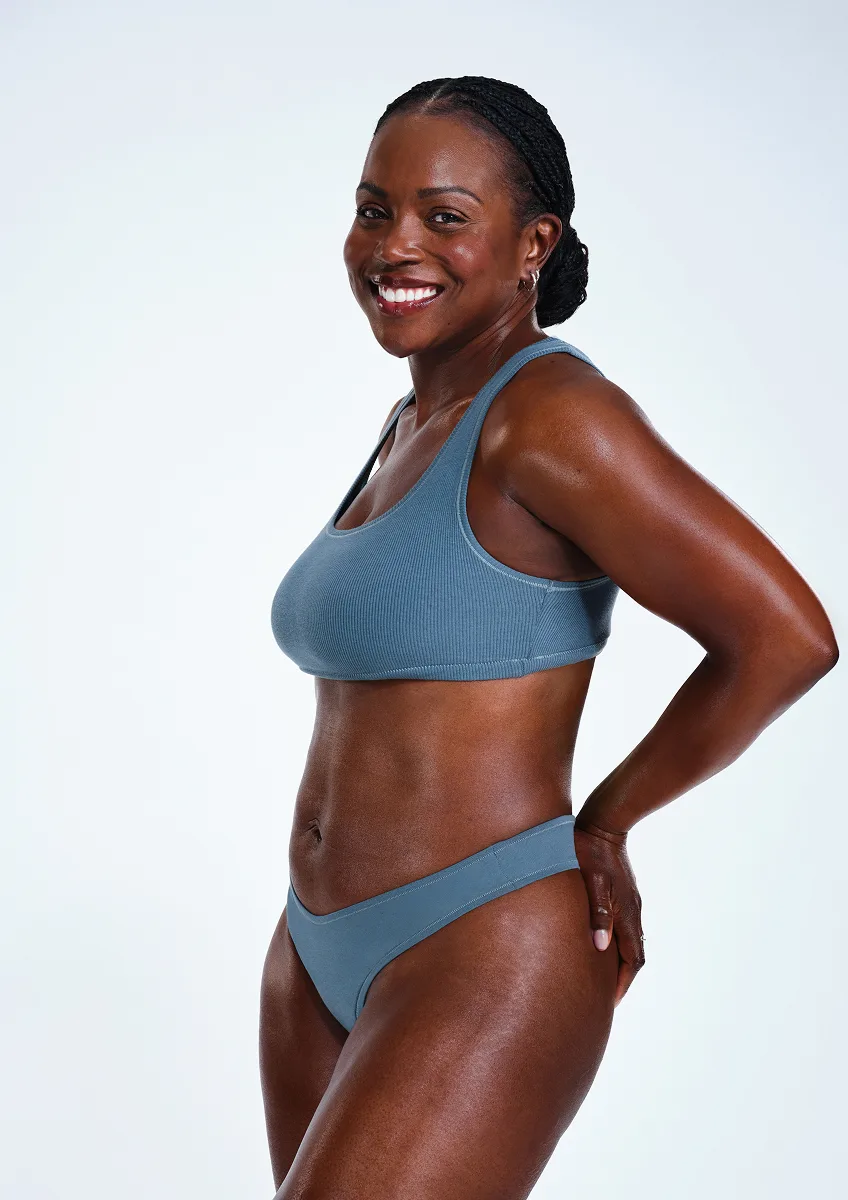 CoolSculpting female model before & after CoolSculpting