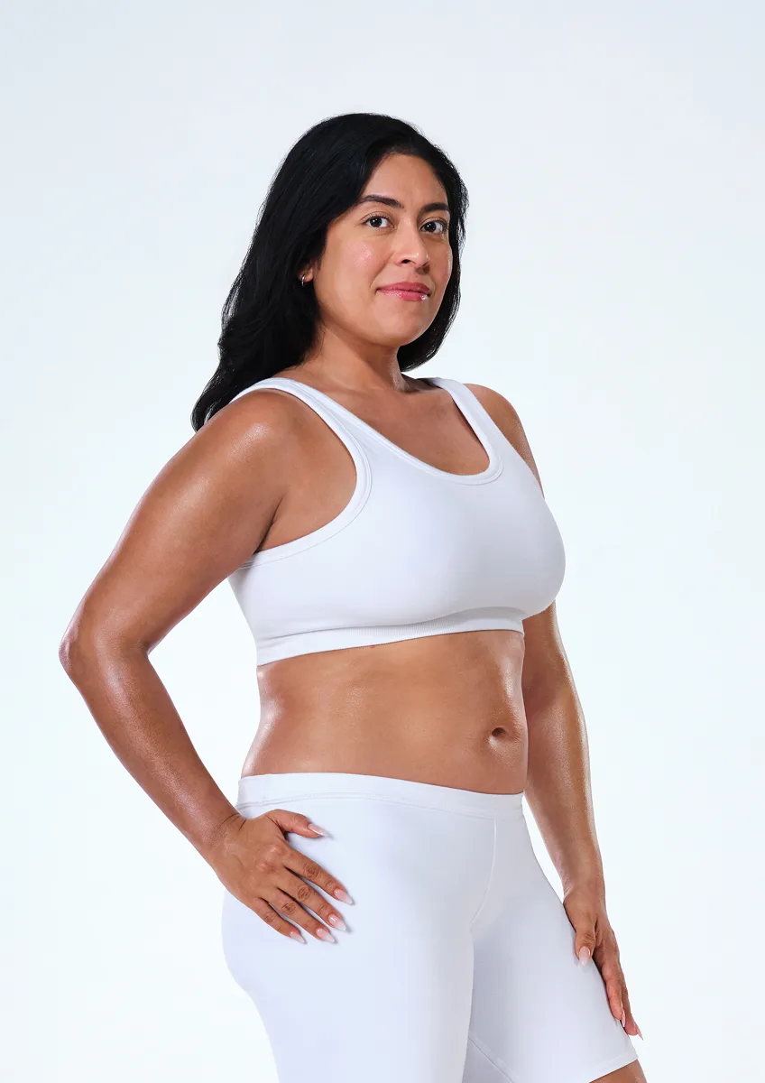 CoolSculpting female model before & after CoolSculpting