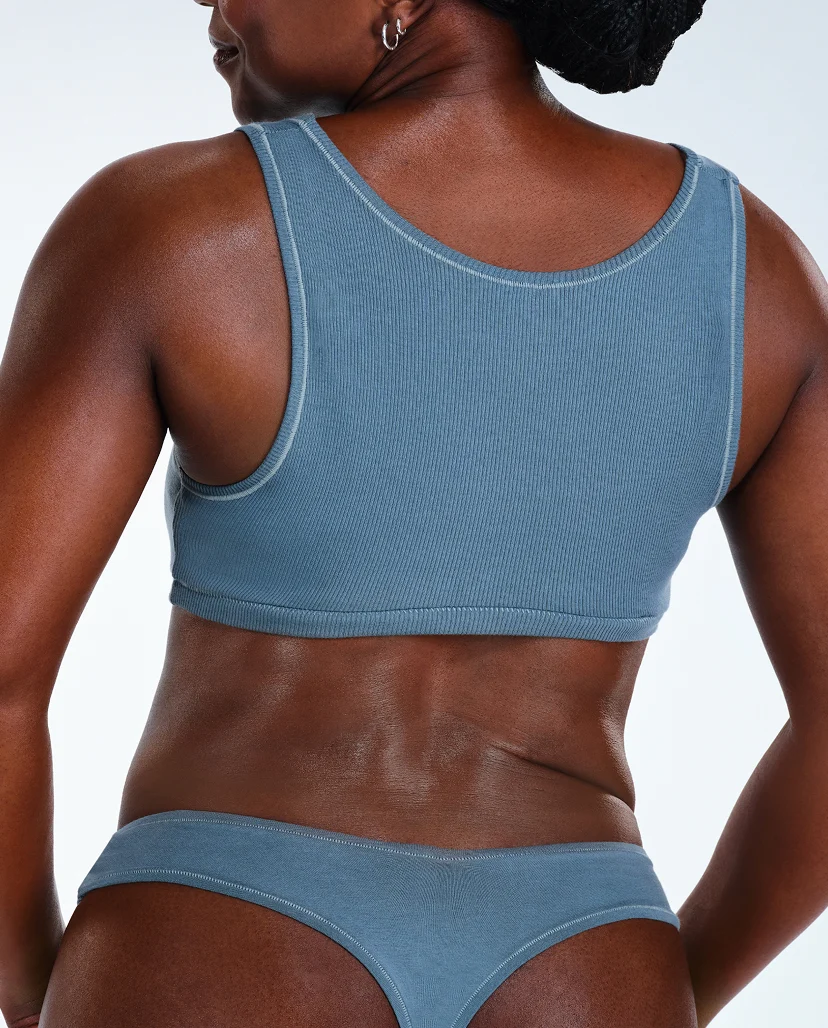 Zoomed-in image of model's back